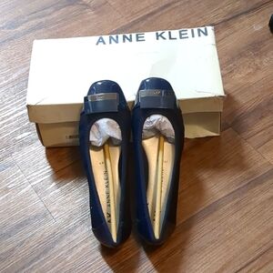 NIB, Anne Klein flats